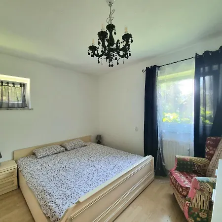 Daire Lovely Spacious Apartment-80m2-old Style-tourist Area