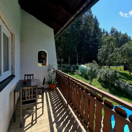 Lovely Spacious Apartment-80m2-old Style-tourist Area Apartament *