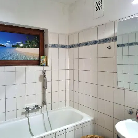 Lovely Spacious Apartment-80m2-old Style-tourist Area Daire Rauth