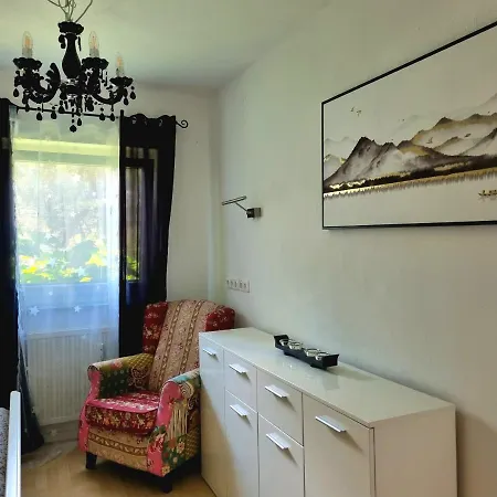 Lovely Spacious Apartment-80m2-old Style-tourist Area Daire Rauth