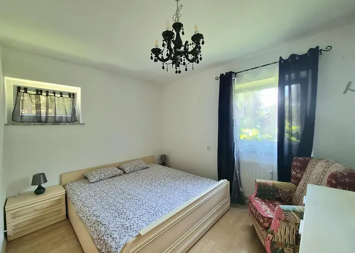 Apartament Lovely Spacious Apartment-80m2-old Style-tourist Area