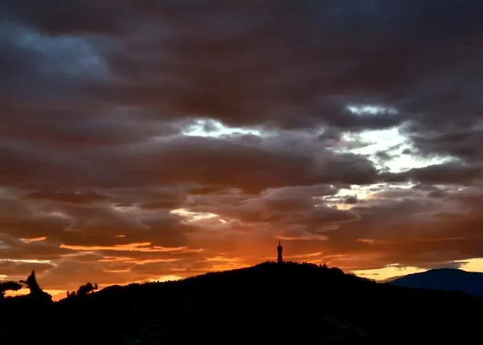 Lovely Spacious Apartment-80m2-old Style-tourist Area Rauth