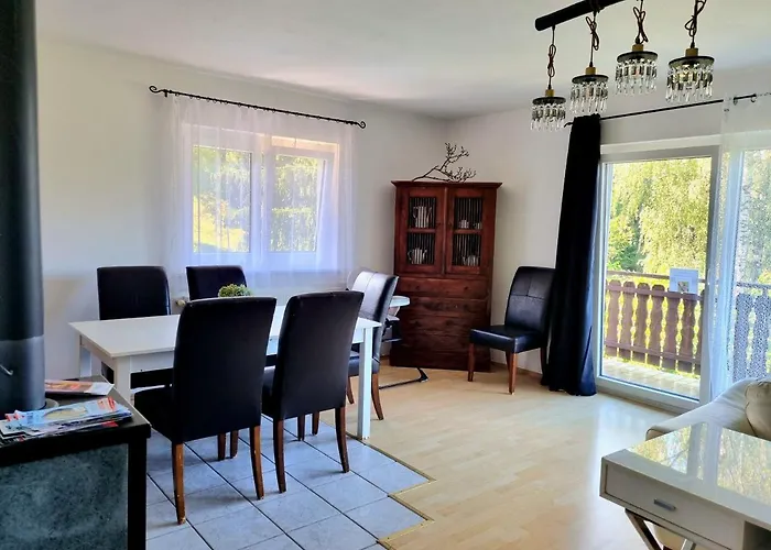 Lovely Spacious Apartment-80m2-old Style-tourist Area Apartament Rauth