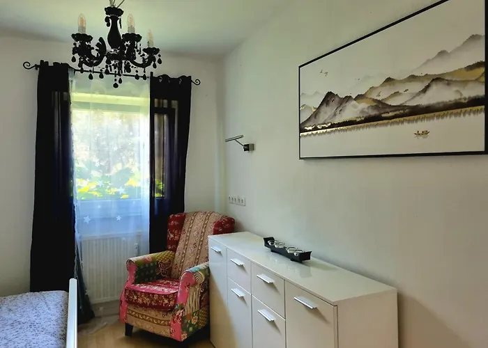 Lovely Spacious Apartment-80m2-old Style-tourist Area Apartament Rauth
