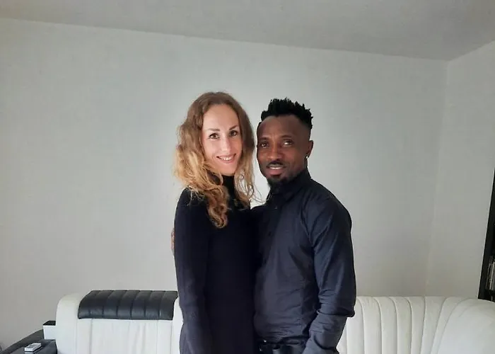 Lovely Spacious Apartment-80m2-old Style-tourist Area Apartament